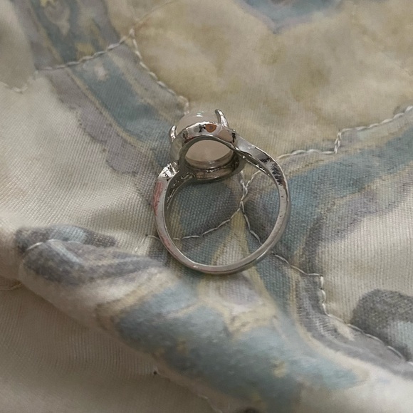 Pretty silver ring with simulated Opal stone - Picture 4 of 4